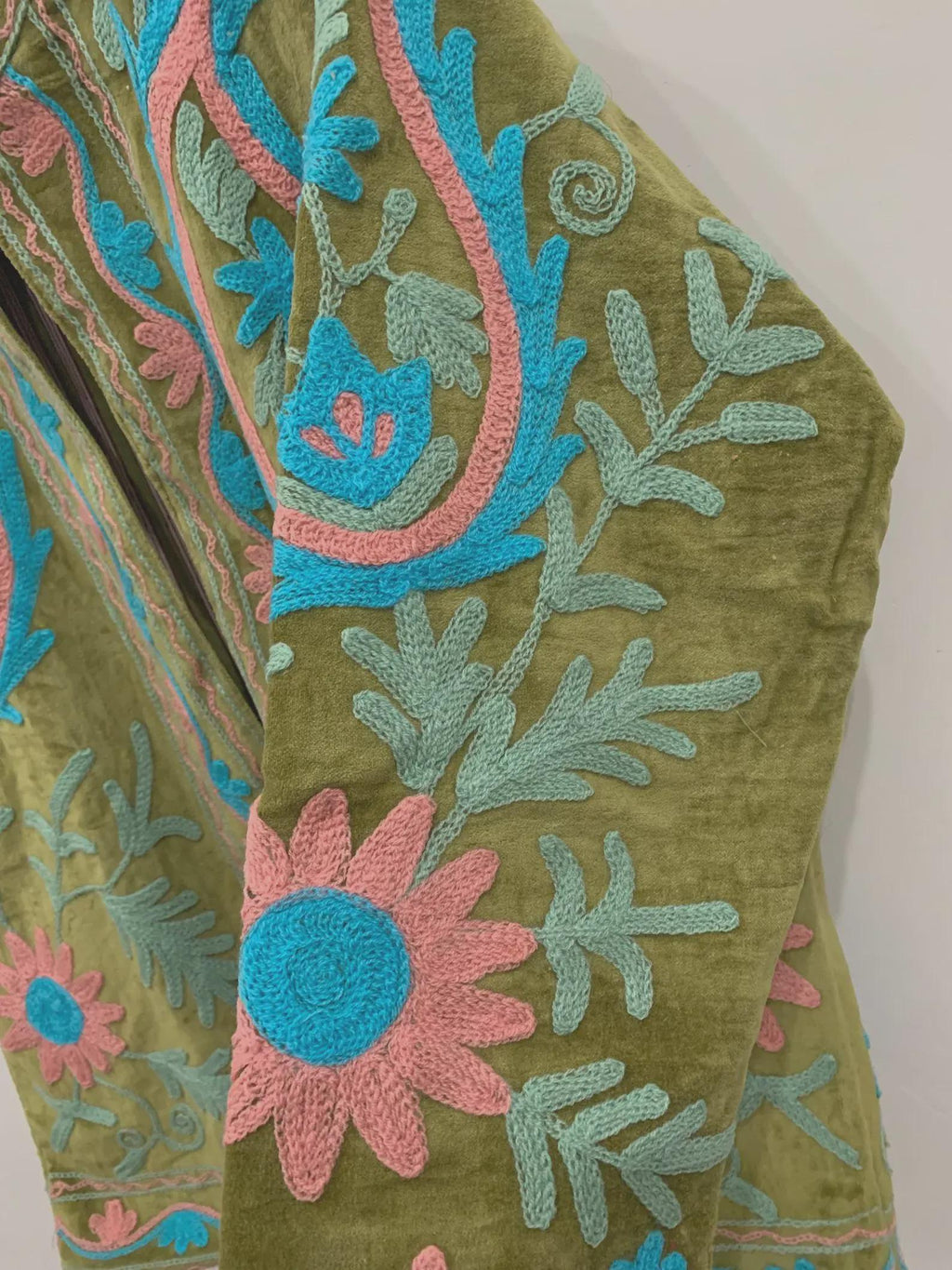 Green Suzani Embroidery Velvet Jacket, Vintage Boho Coat, Unisex Winter Jacket, Ethnic Chic Outerwear for Seasonal Outfits, Gift For Her