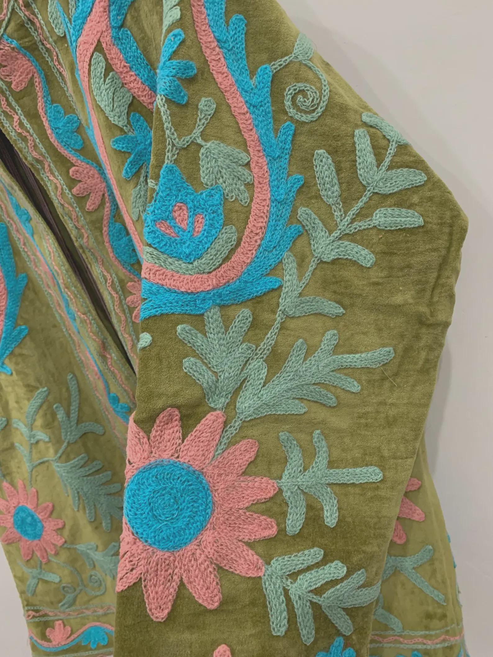 Green Suzani Embroidery Velvet Jacket, Vintage Boho Coat, Unisex Winter Jacket, Ethnic Chic Outerwear for Seasonal Outfits, Gift For Her