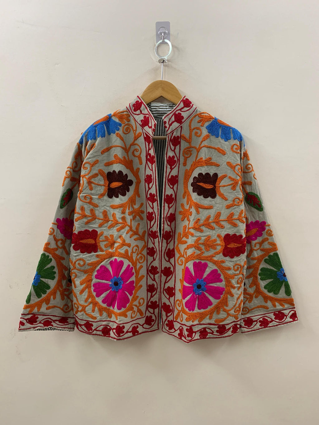 Traditional Suzani Velvet Jacket |Embroidered Winter Coat | Unisex Kimono Robe | Ethnic Vintage Outerwear | Boho Duster Jacket |Gift For Her