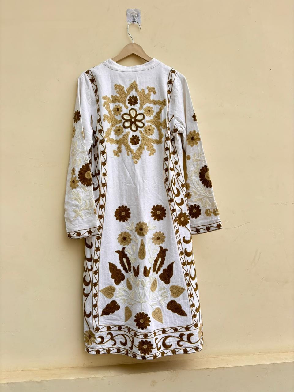 White Suzani Velvet Kimono |Unisex Kimono Cardigan | Beachwear Kimono Jacket |Hand Embroidered Kimono | Winter Warm Kimono | Gift for Her