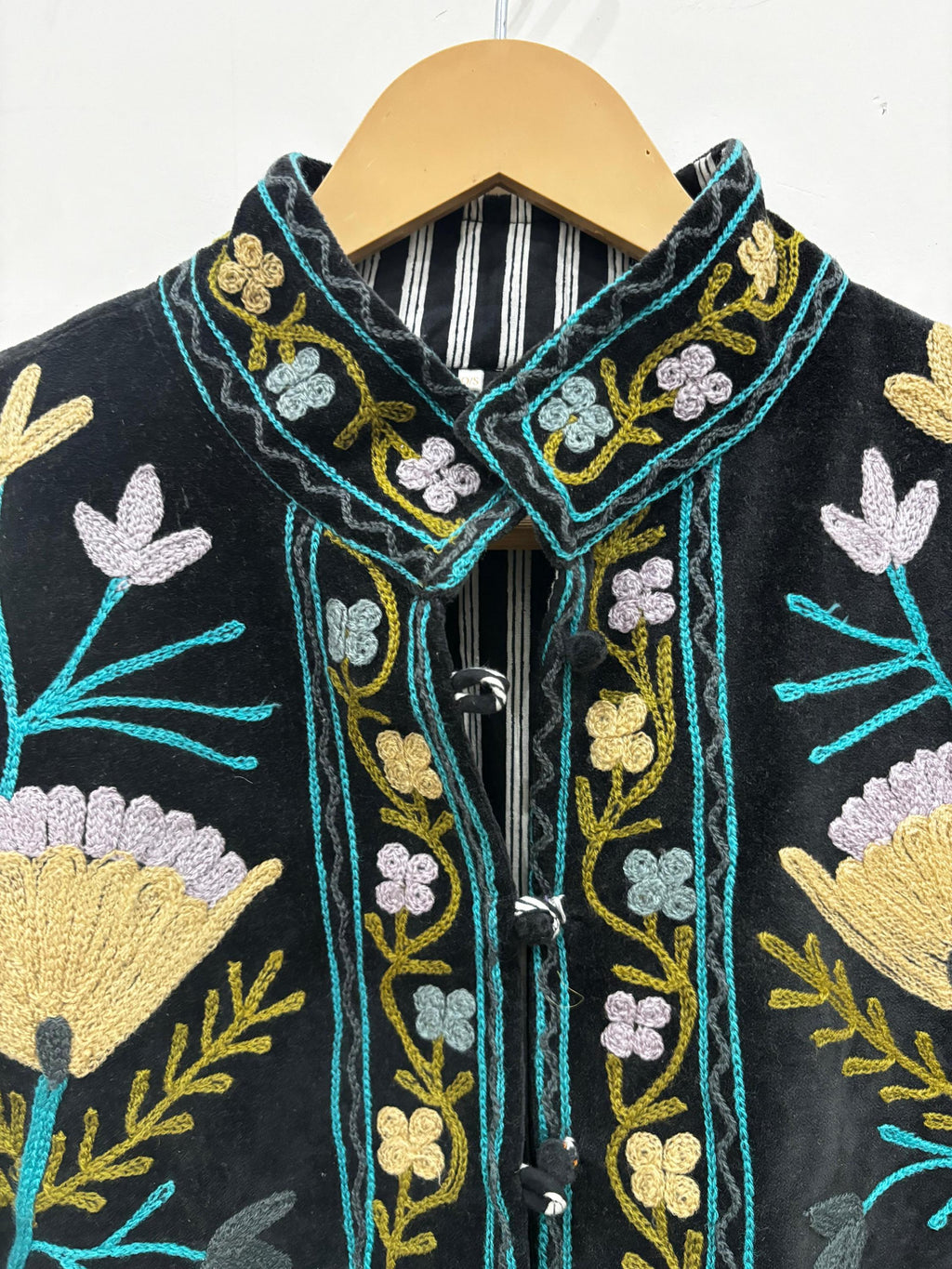 Black Suzani Embroidery Velvet Button Coat, Winter Suzani Jacket, Velvet Kimono Coat, Suzani Coat, Outerwear, Travel Jacket, Gift For Her