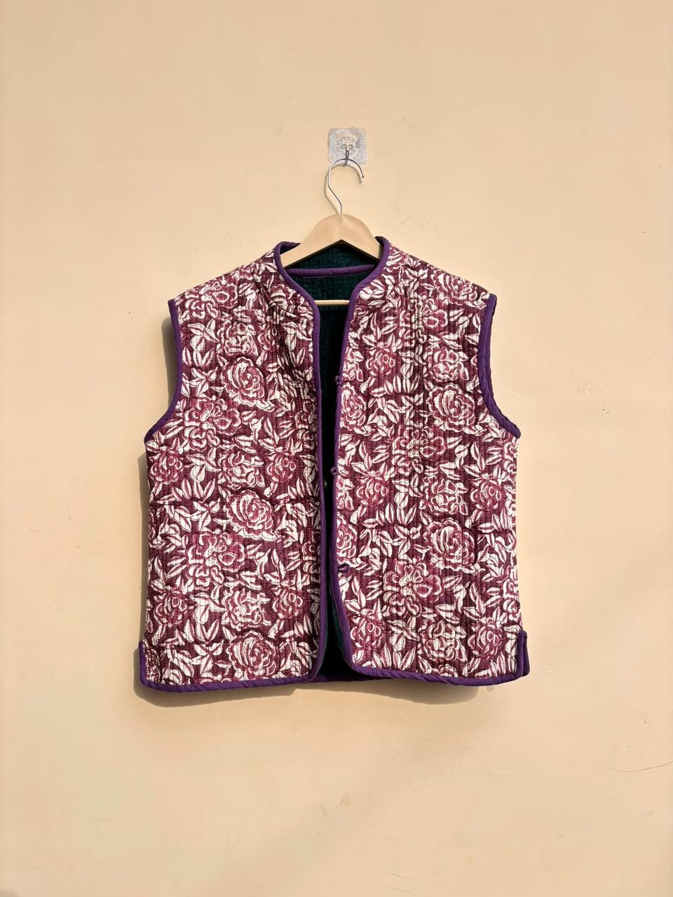 Turkish Suzani Velvet Vest | Embroidered Waistcoat | Winter Cropped Vest Top | Reversible Sleeveless Jacket | Gift for Her | Ethnic Vest