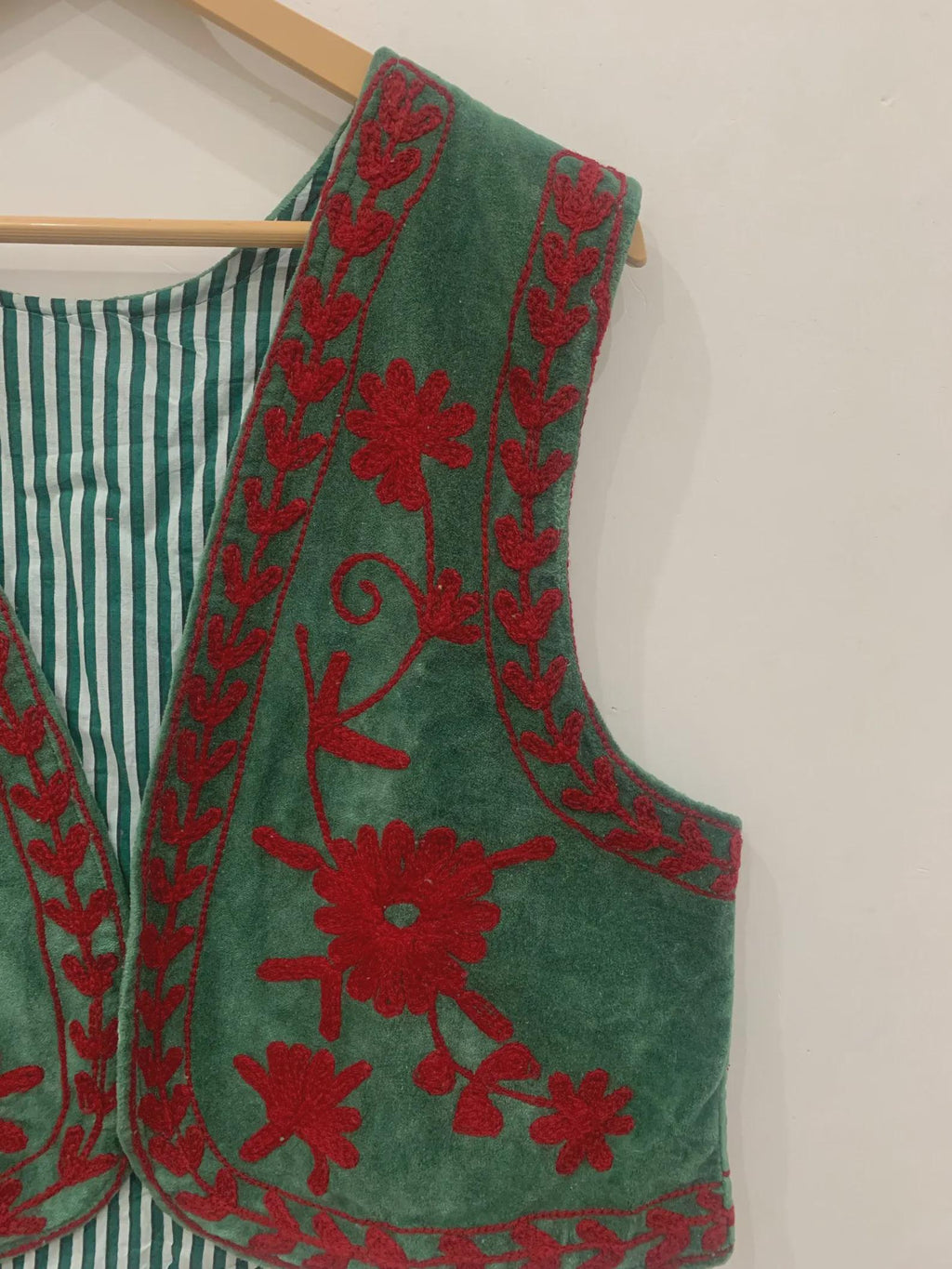 Green Suzani Velvet Vest | Hand-Embroidered Floral Sleeveless Jacket | Vintage-Inspired Festival & Statement Layer | Ethnic Waistcoat