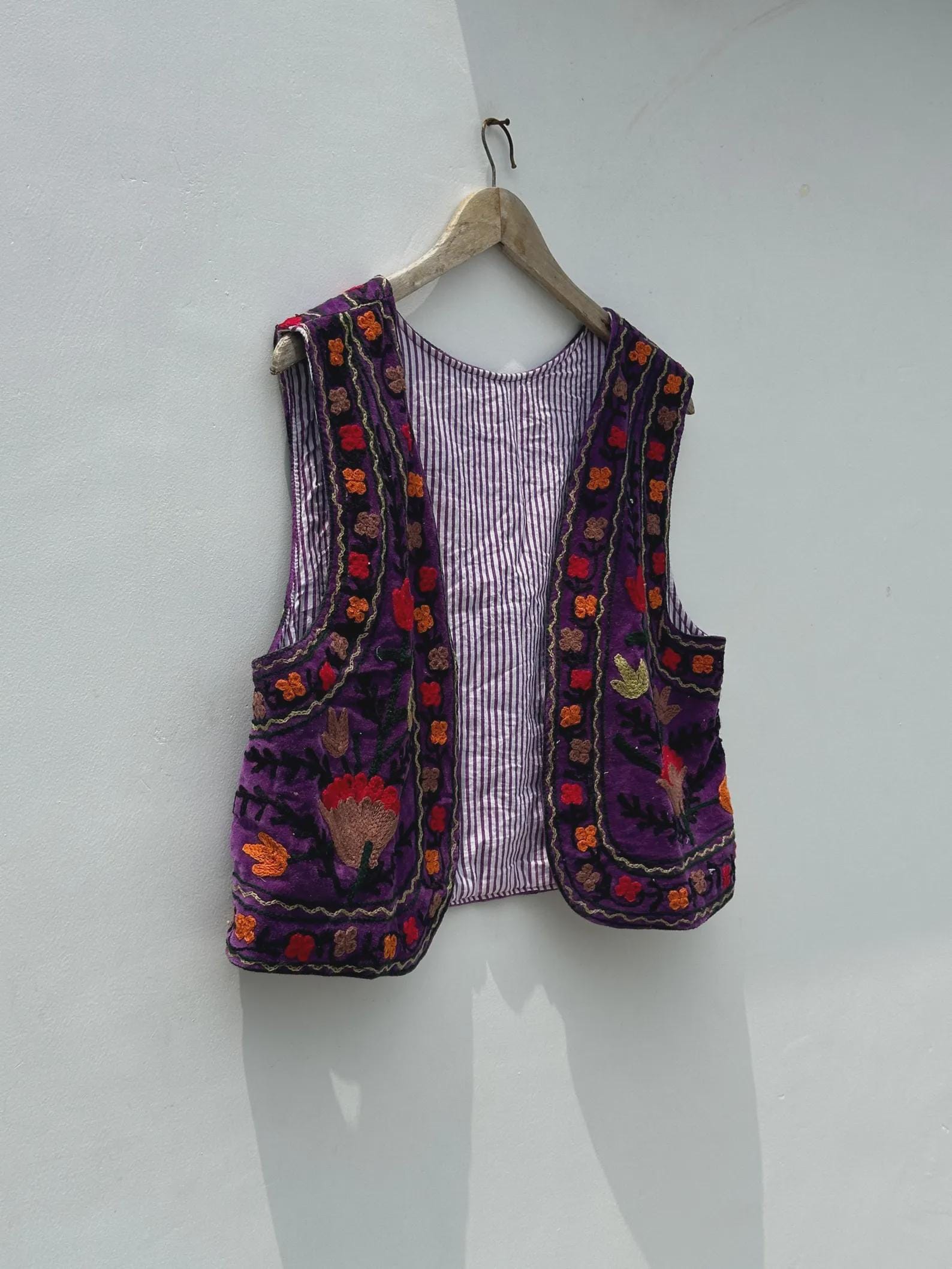 Boho Suzani Velvet Vest – Hand-Embroidered Floral Sleeveless Jacket | Vintage-Inspired Festival & Statement Layer | Purple Ethnic Waistcoat