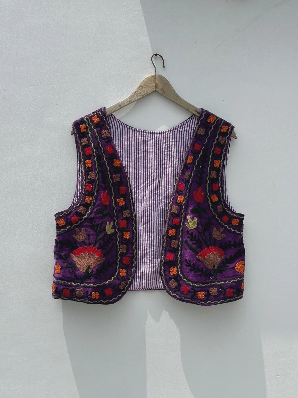Boho Suzani Velvet Vest – Hand-Embroidered Floral Sleeveless Jacket | Vintage-Inspired Festival & Statement Layer | Purple Ethnic Waistcoat