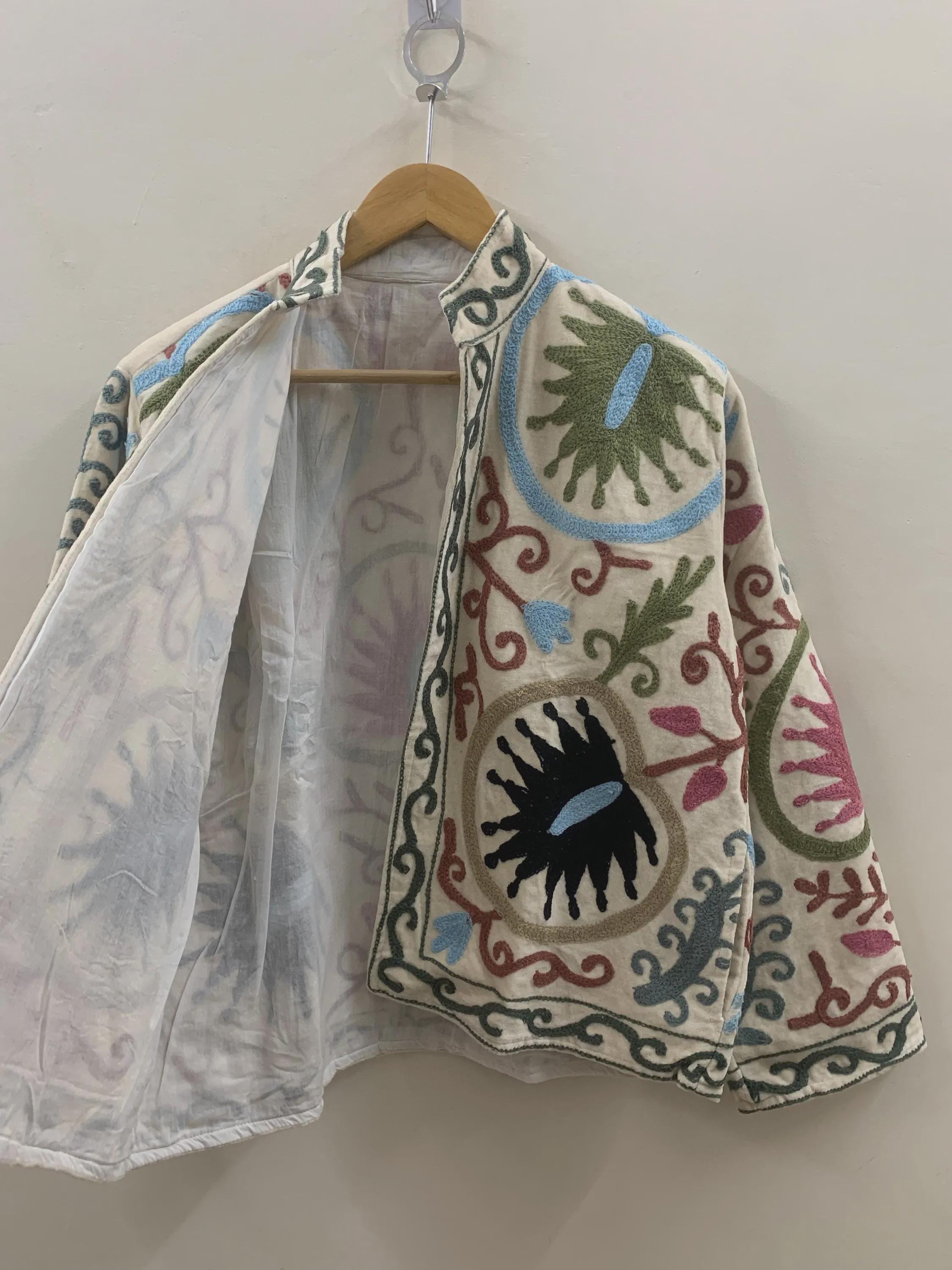 Vintage TNT Suzani Short Jacket | Embroidered Floral Coat Robe | Ethnic Uzbek Textile | Festival Kimono Jacket |Warm Outerwear |Gift For Her