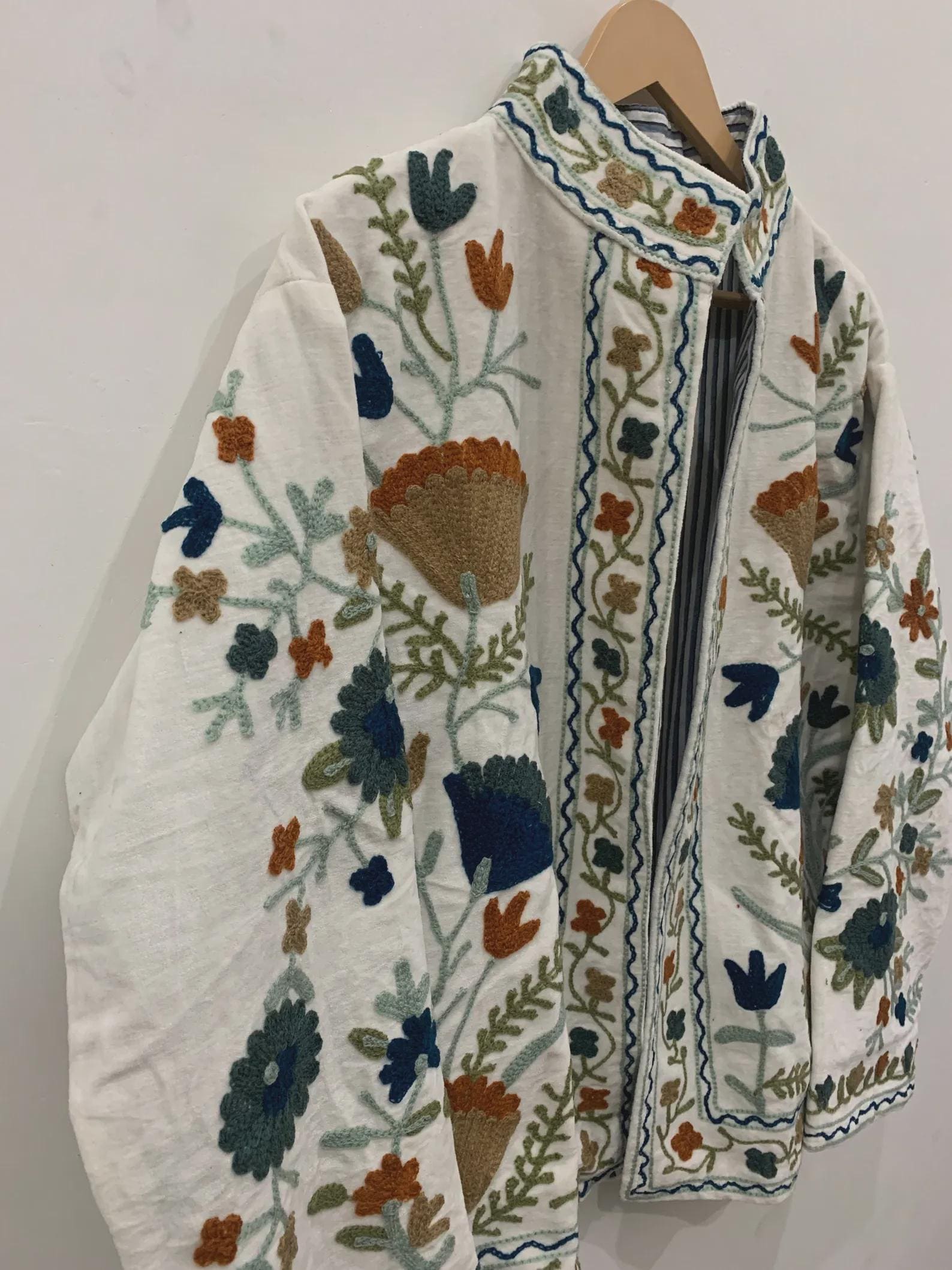 Luxurious Embroidery Suzani Velvet Winter Jacket, Suzani Floral Coat, Unisex Bomber Jacket, Winter Jacket, Women's Coat, Duster Boho Jacket