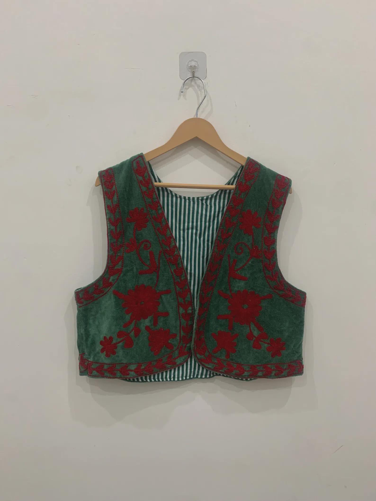 Green Suzani Velvet Vest | Hand-Embroidered Floral Sleeveless Jacket | Vintage-Inspired Festival & Statement Layer | Ethnic Waistcoat