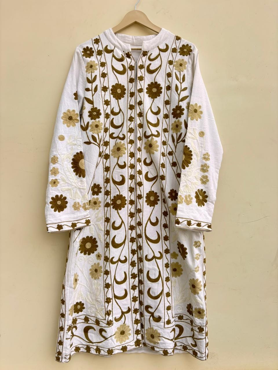 White Suzani Velvet Kimono |Unisex Kimono Cardigan | Beachwear Kimono Jacket |Hand Embroidered Kimono | Winter Warm Kimono | Gift for Her