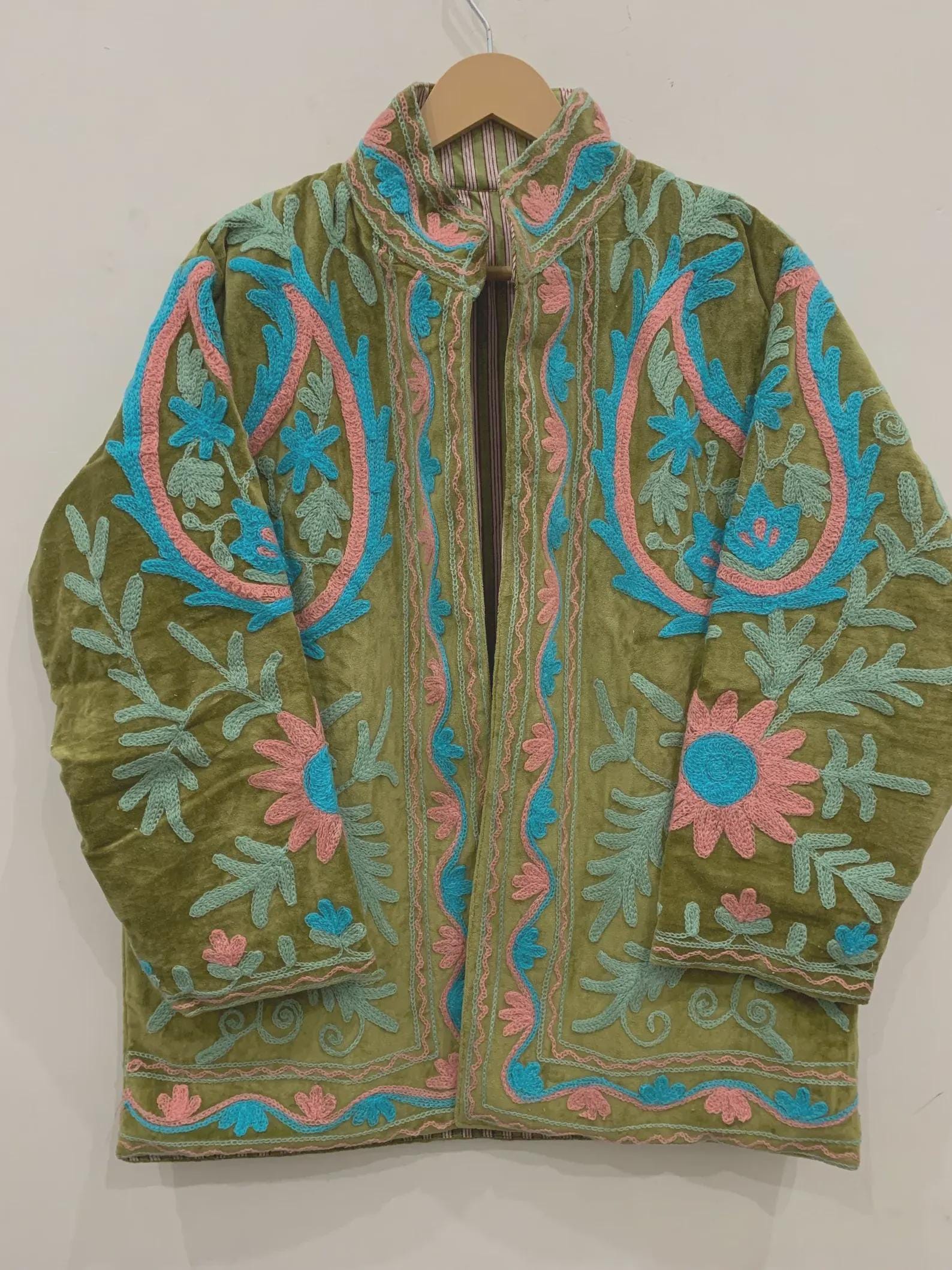 Green Suzani Embroidery Velvet Jacket, Vintage Boho Coat, Unisex Winter Jacket, Ethnic Chic Outerwear for Seasonal Outfits, Gift For Her