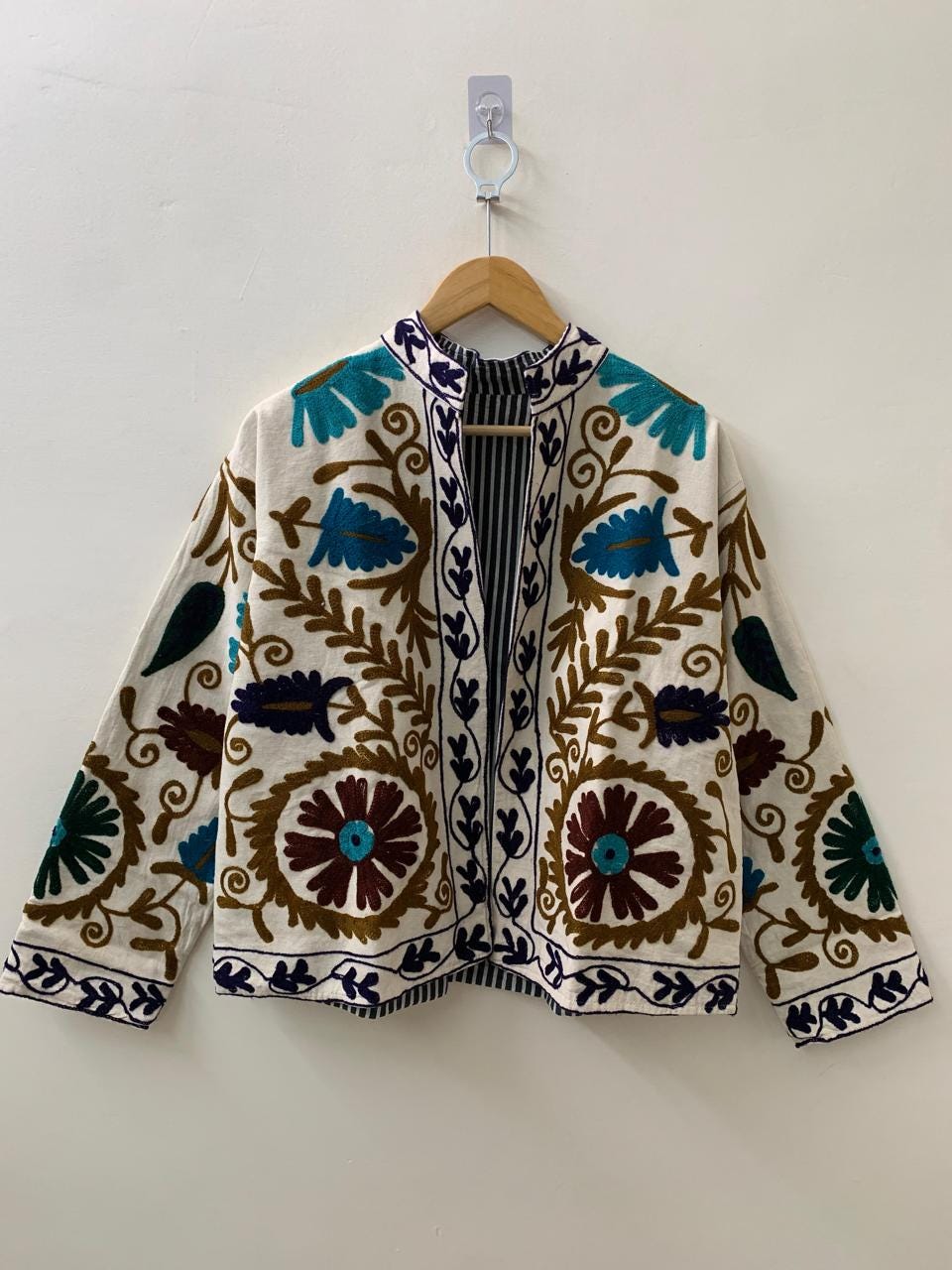 Suzani Embroidery Velvet Jacket | Oversized Jacket | Traditional Coat | Winter Ethnic Jacket | Gift for Her | Festival Outfit | Gift for Her