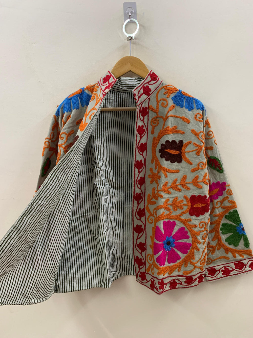 Traditional Suzani Velvet Jacket |Embroidered Winter Coat | Unisex Kimono Robe | Ethnic Vintage Outerwear | Boho Duster Jacket |Gift For Her