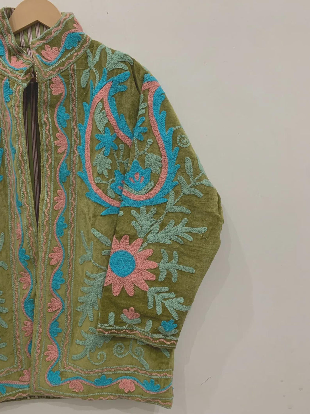 Green Suzani Embroidery Velvet Jacket, Vintage Boho Coat, Unisex Winter Jacket, Ethnic Chic Outerwear for Seasonal Outfits, Gift For Her