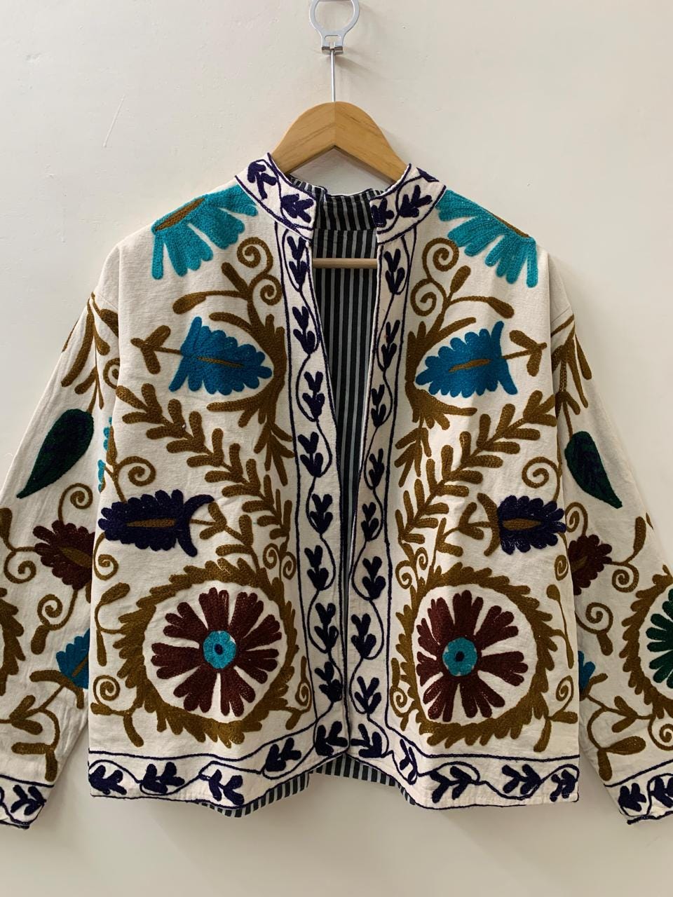 Suzani Embroidery Velvet Jacket | Oversized Jacket | Traditional Coat | Winter Ethnic Jacket | Gift for Her | Festival Outfit | Gift for Her