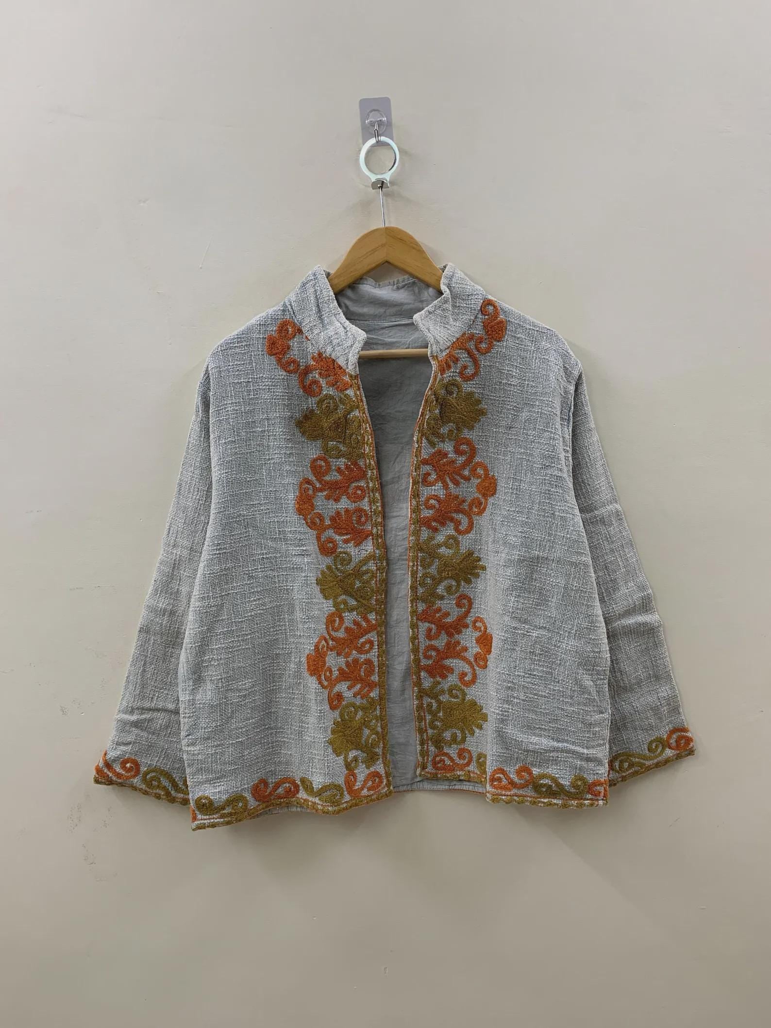 Vintage TNT Suzani Short Jacket | Embroidered Floral Coat Robe | Ethnic Uzbek Textile | Festival Kimono Jacket |Warm Outerwear |Gift For Her