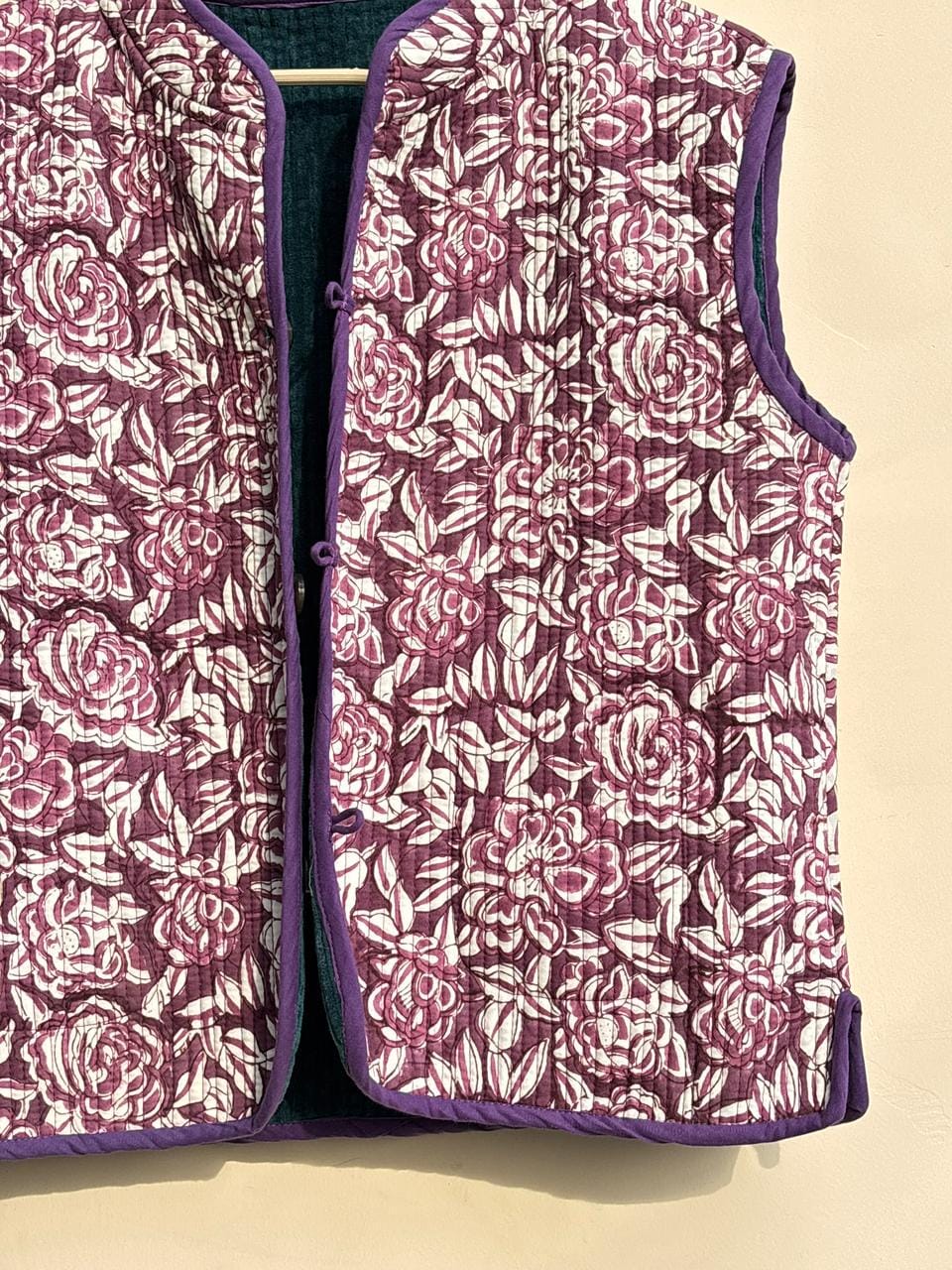 Turkish Suzani Velvet Vest | Embroidered Waistcoat | Winter Cropped Vest Top | Reversible Sleeveless Jacket | Gift for Her | Ethnic Vest