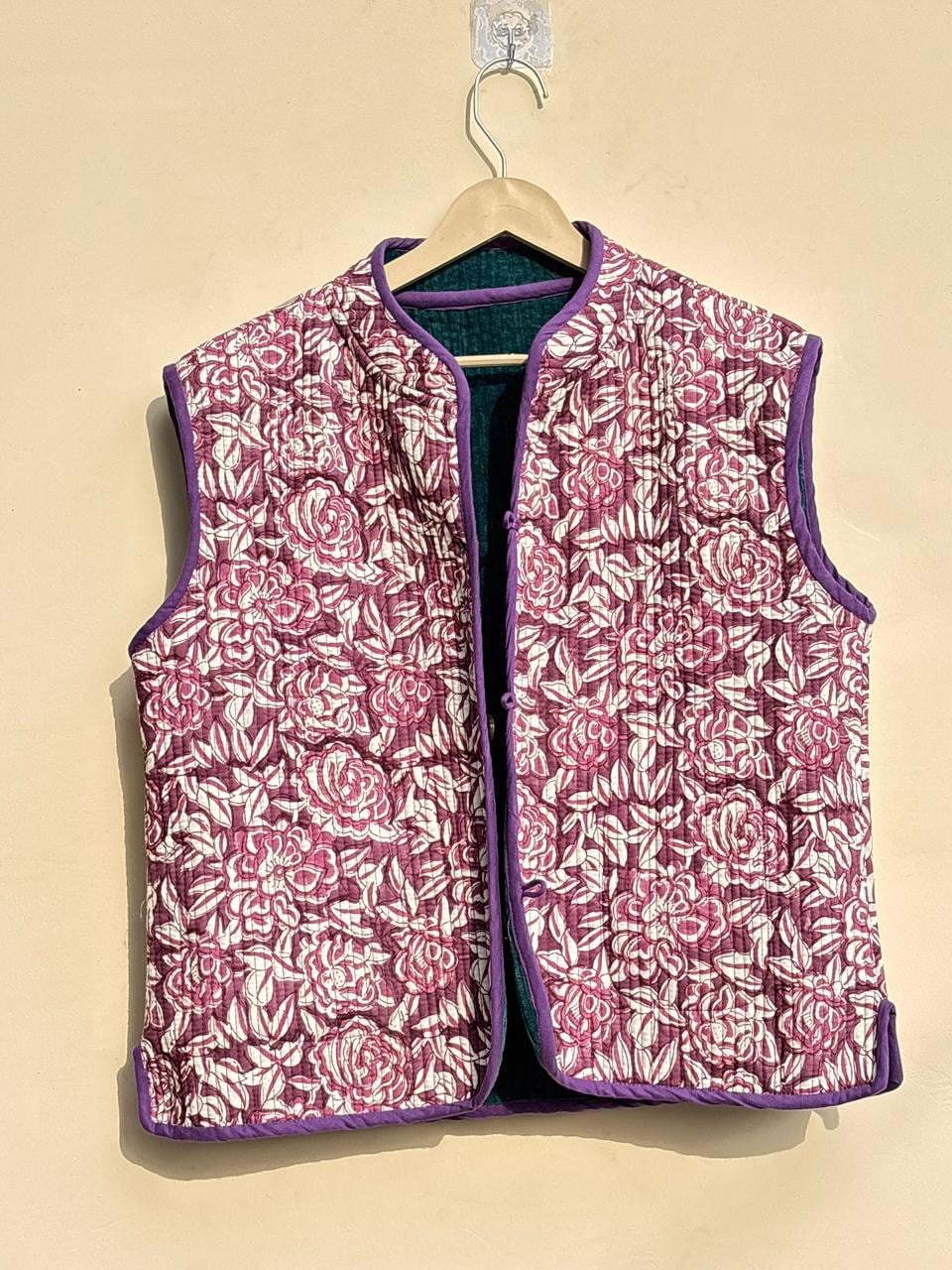 Turkish Suzani Velvet Vest | Embroidered Waistcoat | Winter Cropped Vest Top | Reversible Sleeveless Jacket | Gift for Her | Ethnic Vest