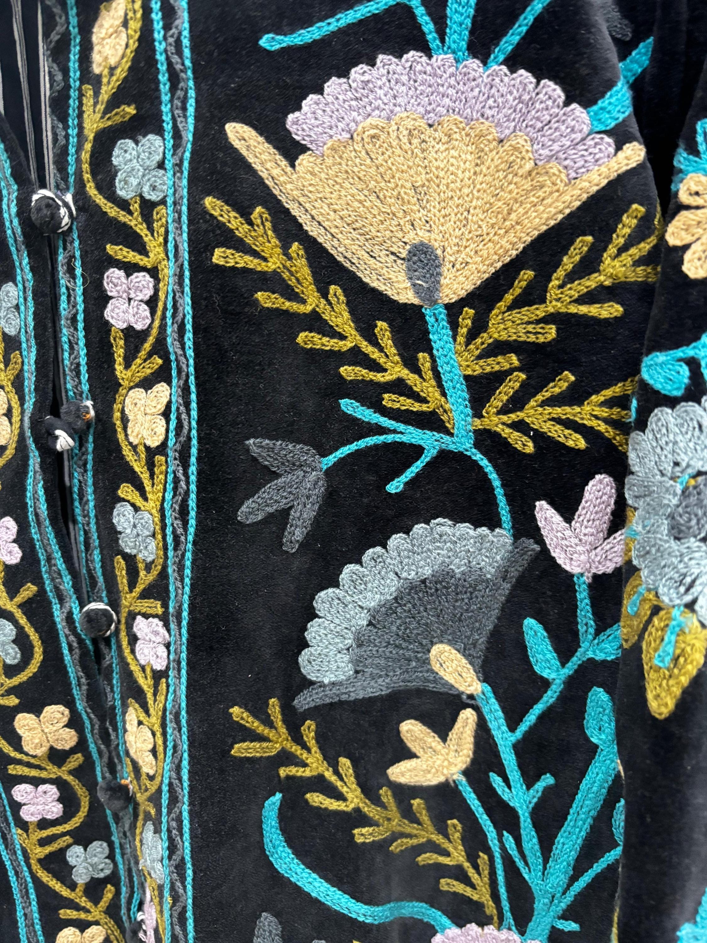 Black Suzani Embroidery Velvet Button Coat, Winter Suzani Jacket, Velvet Kimono Coat, Suzani Coat, Outerwear, Travel Jacket, Gift For Her