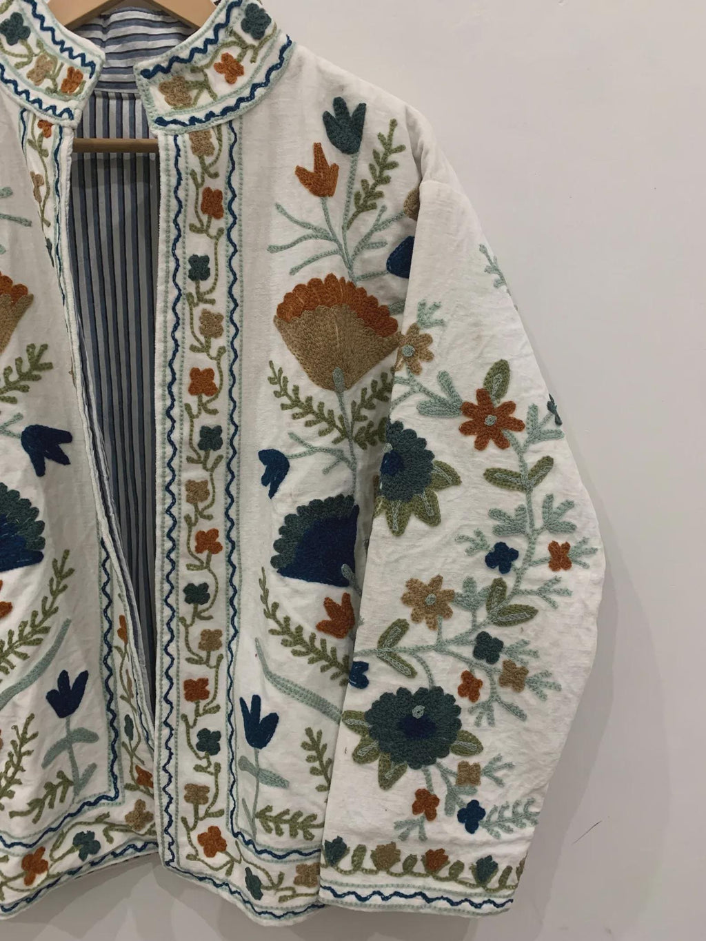 Luxurious Embroidery Suzani Velvet Winter Jacket, Suzani Floral Coat, Unisex Bomber Jacket, Winter Jacket, Women's Coat, Duster Boho Jacket