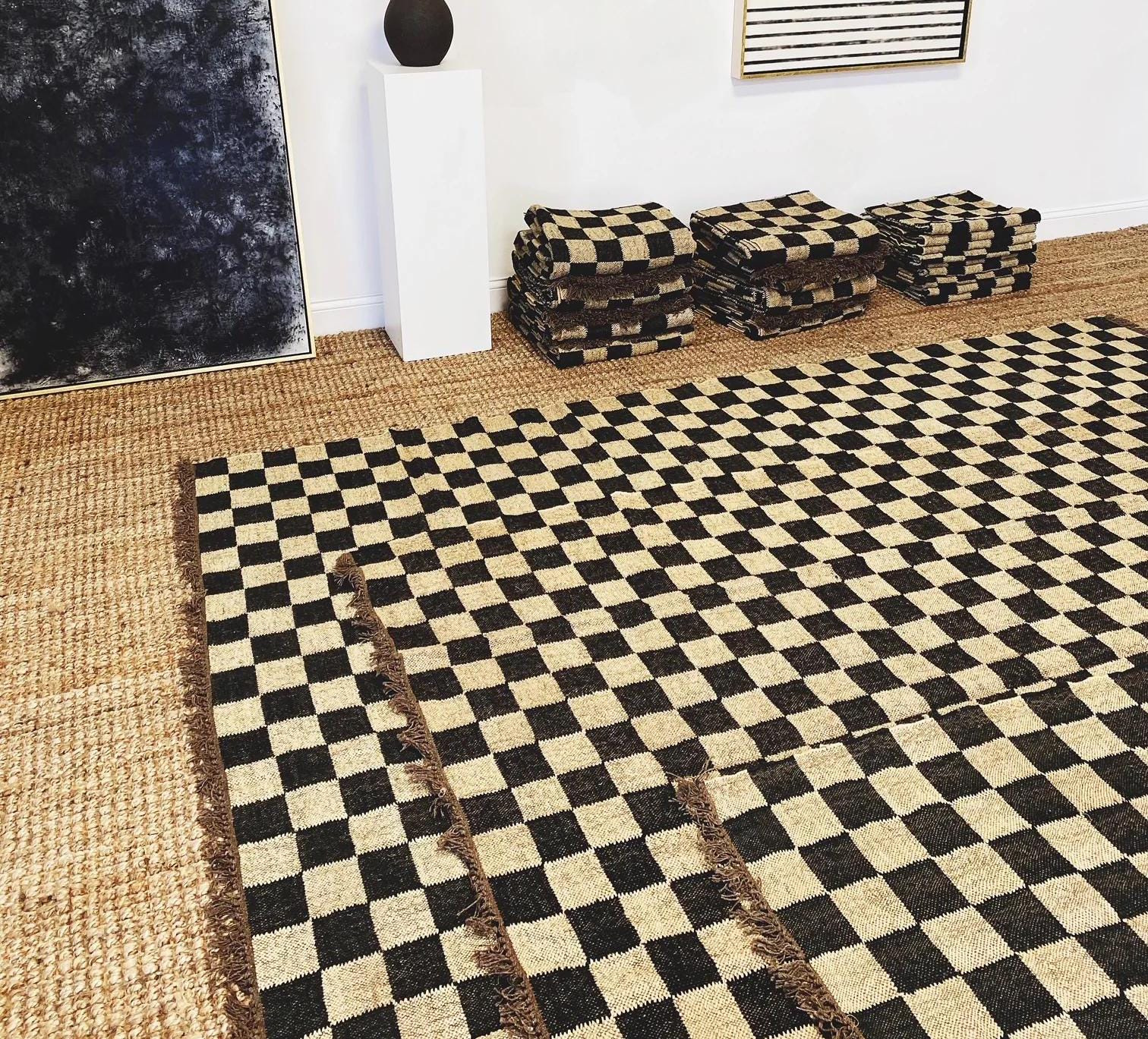 Black with Off White Design Indian Handwoven Wool Jute Vintage Kilim Rugs For Home Decor,lack and white checkered rug,Traditional Jute Rug