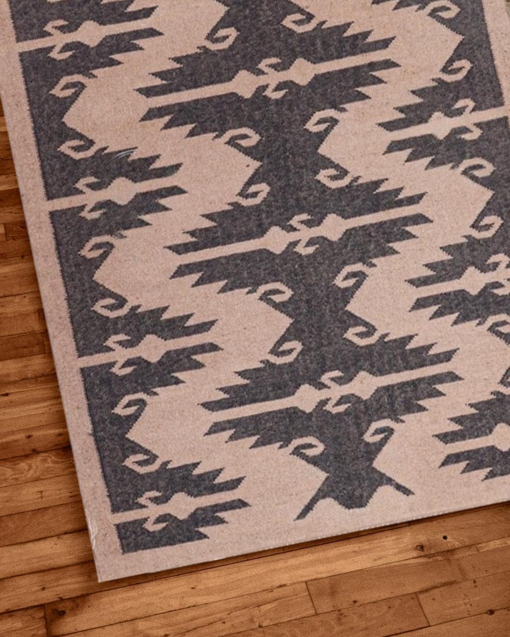 Handwoven Beige with Black/White Design Wool Jute Kilim Dhurrie, 8 X 10 Feet Beige Black Wool Jute berber rug Moroccan area rug