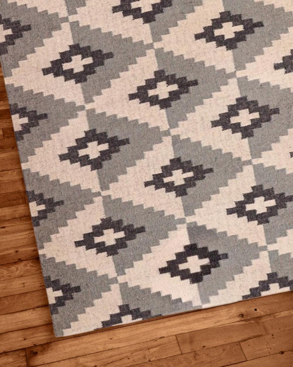 6x9 Feet Handmade Wool Jute Rug, Navajo kilim Rug, Black Gold kilim carpet, Black & White Rug, Outdoor/ Indoor Rug/ Living Room Rug