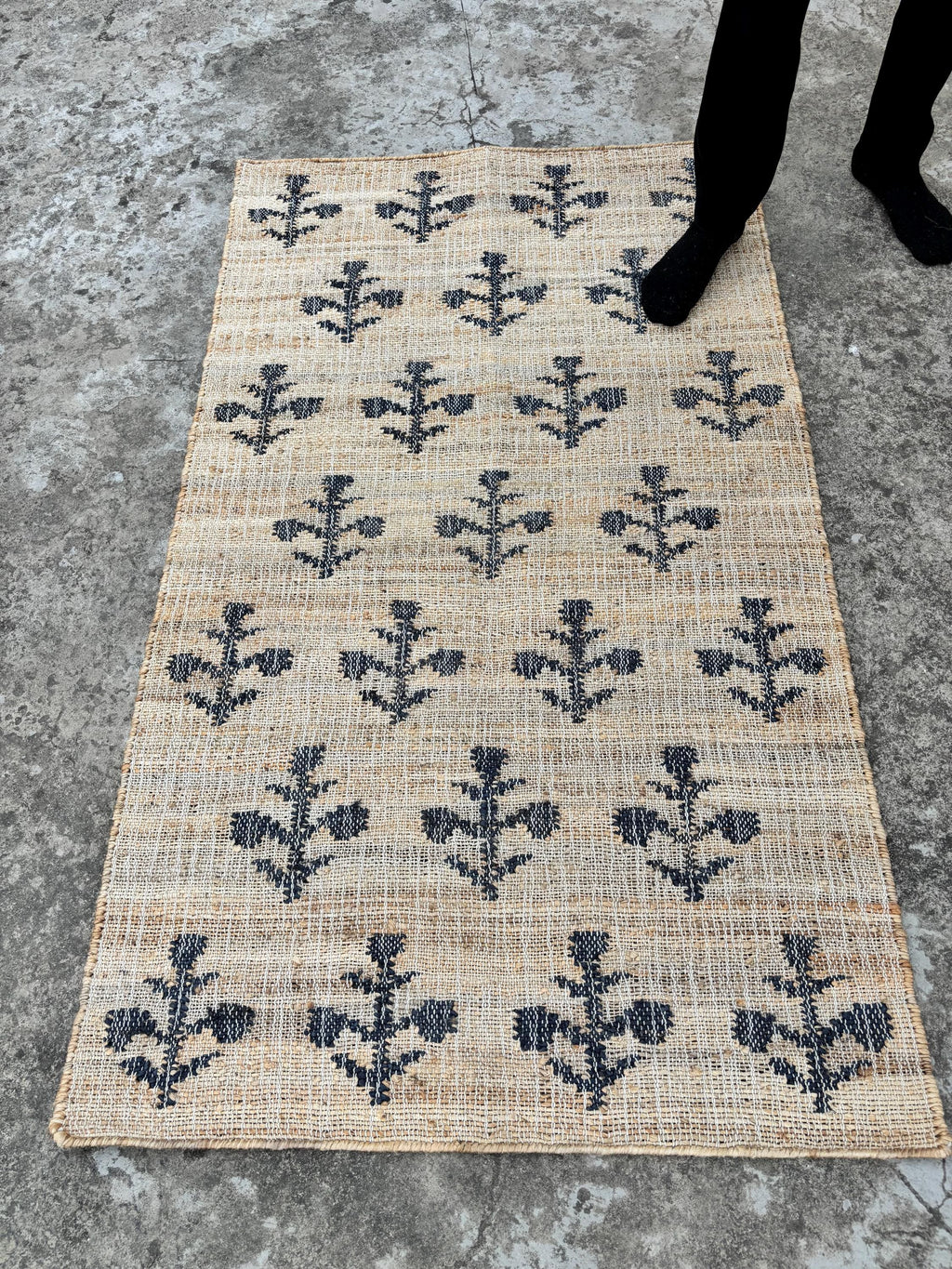 Beige Jute and Cotton Rug with white Flower Natural Jute Hand Woven Premium Quality , Jute and Cotton Rug Handmade Cotton Jute Rug