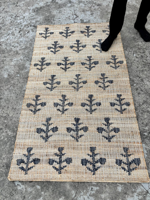 Black Flower Patten Begie Jute rug, Cottan Jute Rug, Handmade Cottan Jute Rug, Indian Traditional Geometric Custom Jute Rug